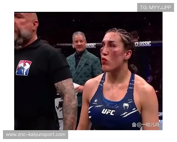 UFC震撼场面：全场压制对手毫无还手之力的真相揭秘