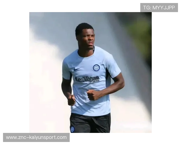 国米邓弗里斯边路传中训练强化，助力战术升级